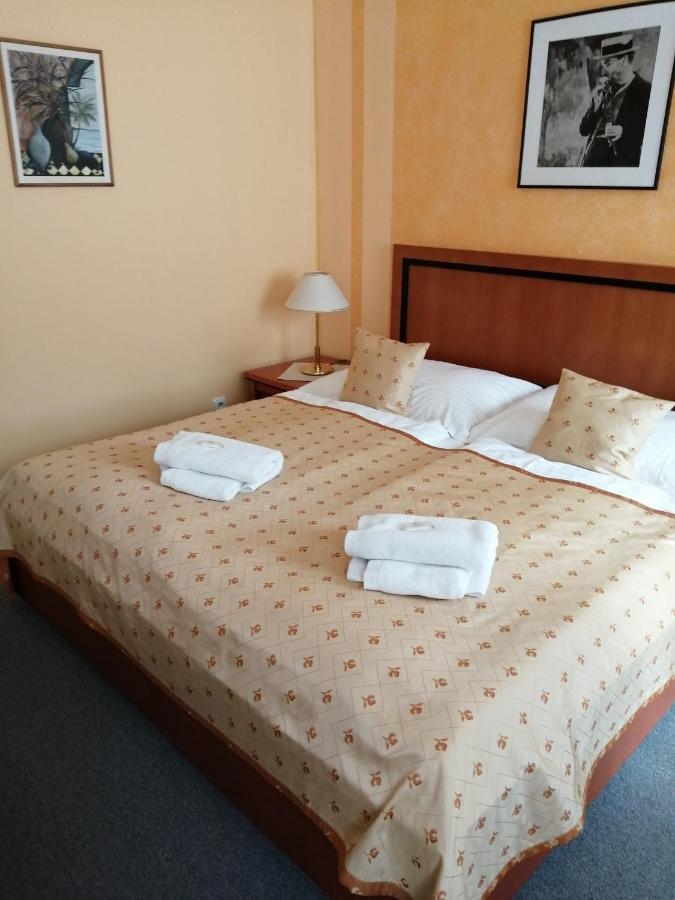 Apartmany Cesky Dvur Marianske Lazne Exterior foto