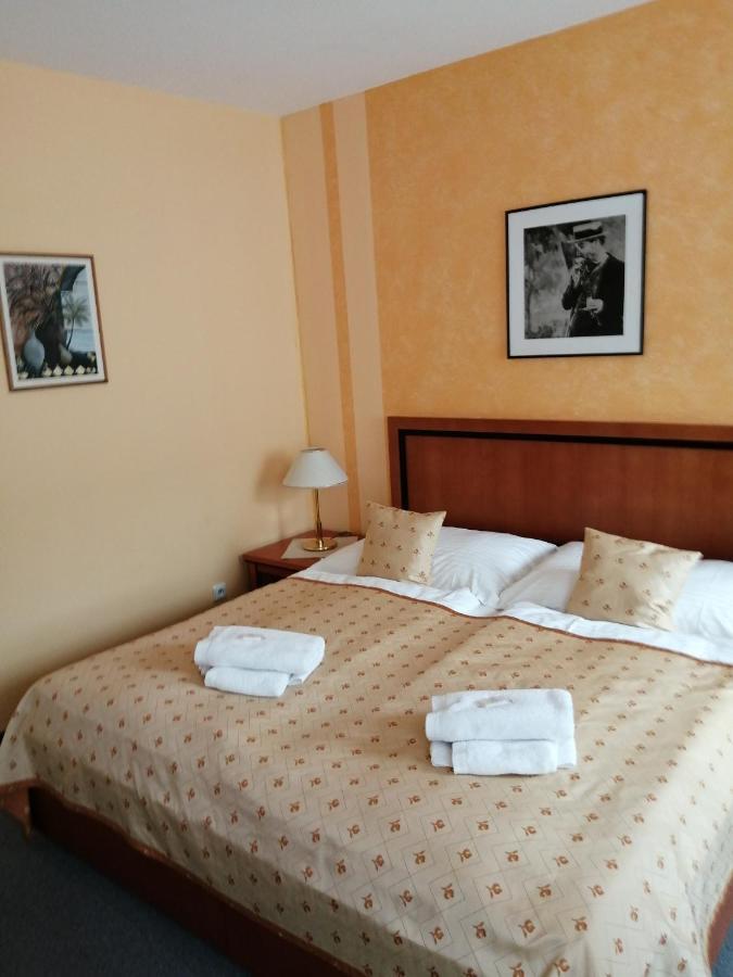 Apartmany Cesky Dvur Marianske Lazne Exterior foto